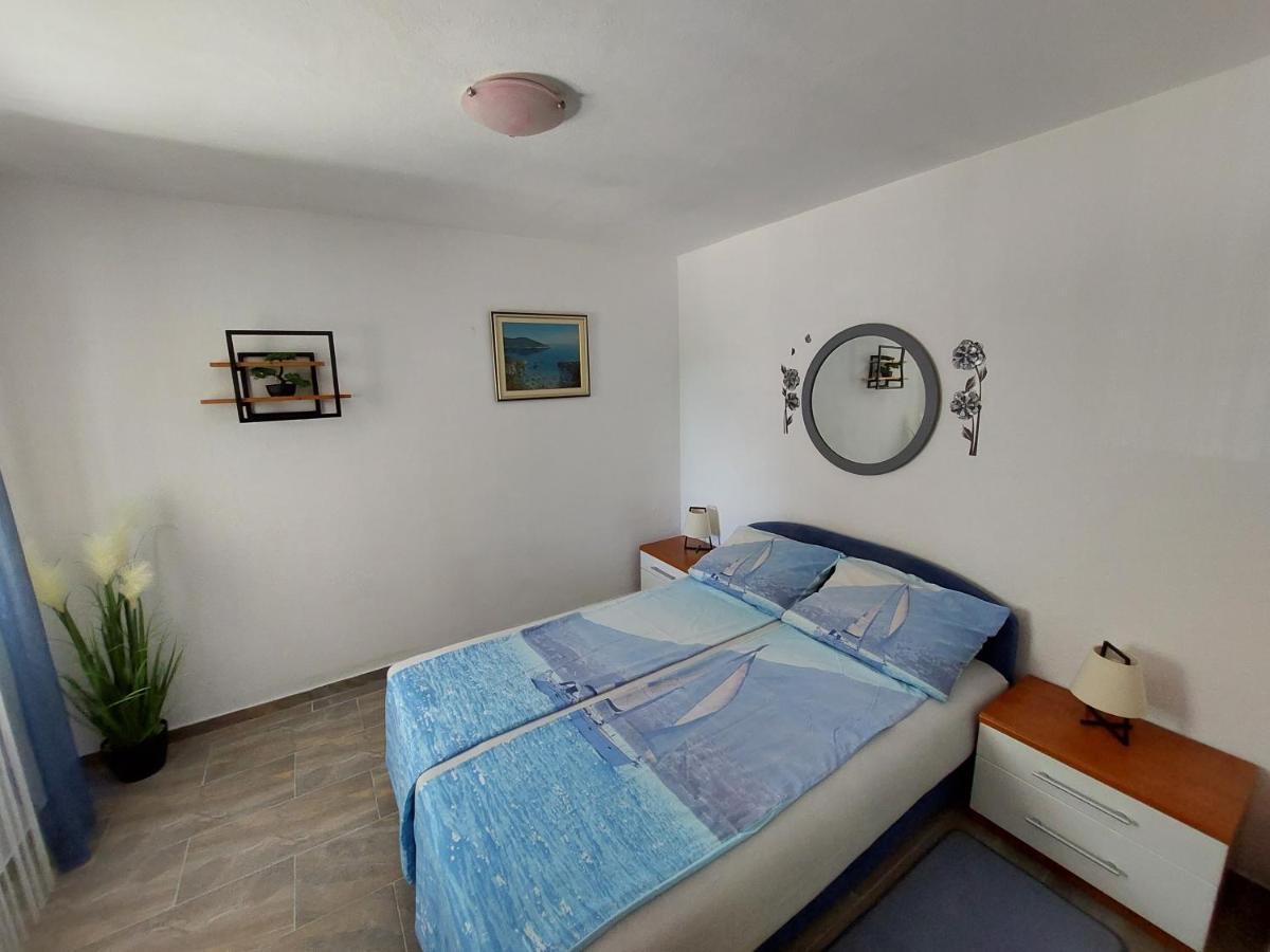 Apartments Maltasic Vir Buitenkant foto