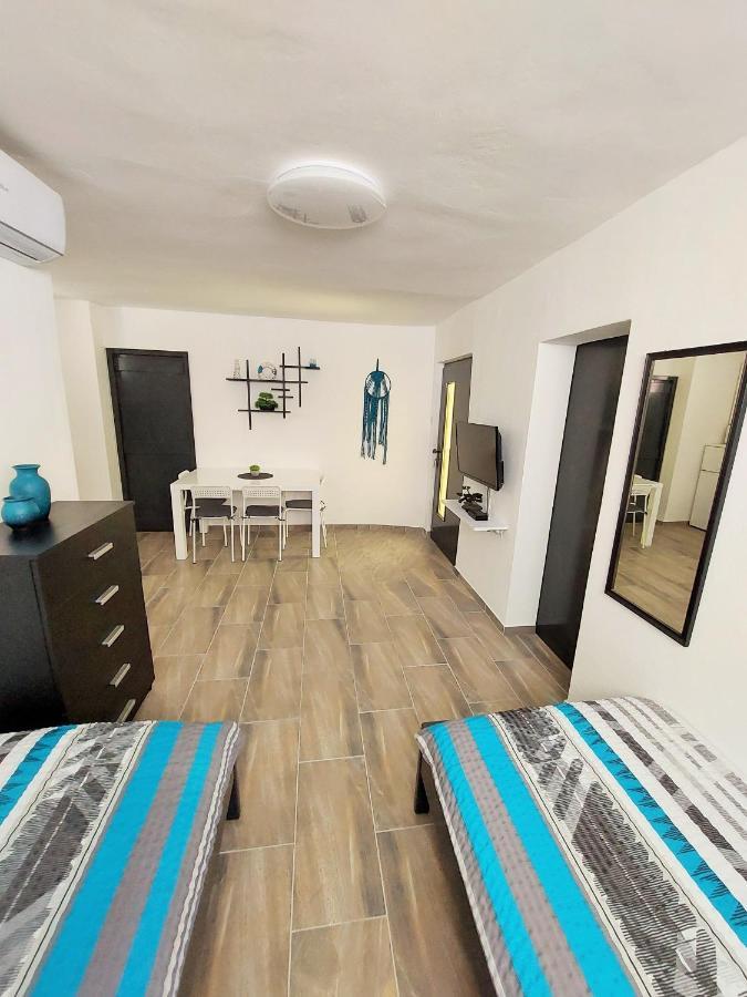 Apartments Maltasic Vir Buitenkant foto